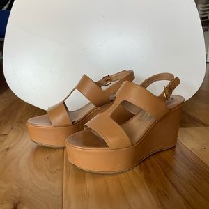 Salvatore Ferragamo Fiamma Tan Platform Wedges with gold chain detail - Size 9
